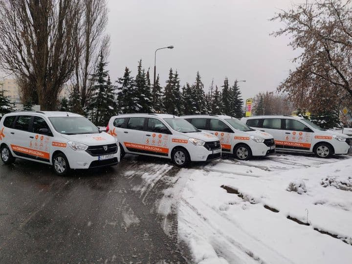 Na toruńskie drogi ruszyły pierwsze taksówki społeczne OK NON-PROFIT