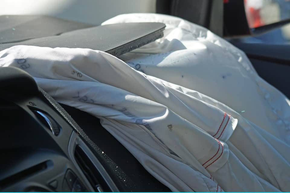 Ile poduszek powietrznych powinien posiadać bezpieczny samochód?